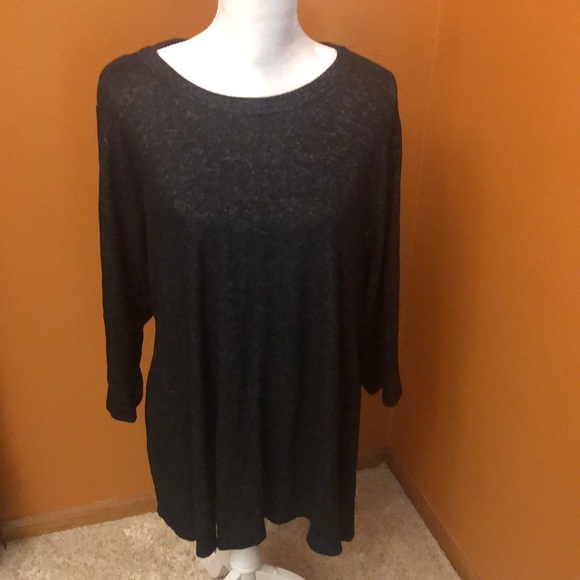 Kim & Cami Tops - Kim & Cami super soft detailed top.  Size 2X.
